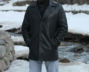Мужской черный кожаный пиджак